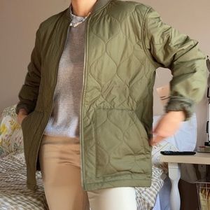 Green quilted lightweight rain bomber jacket